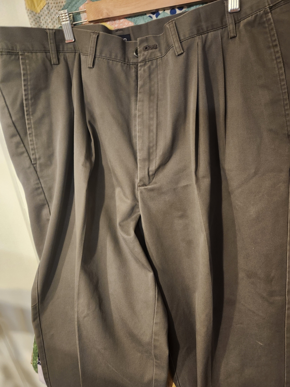 IZOD Classic Pleated Dress Pants in Olive Brown